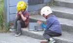 Lustiges Video : Vierjährige BMX-Twins
