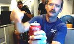 Funny Video : Cola Dose schütteln