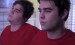 Lustiges Video : Siamesische Zwillinge