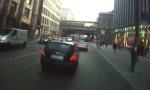 Lustiges Video : Vom Auto angefahren
