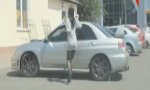 Funny Video : Fahrwerktuning an der Autoscheibe