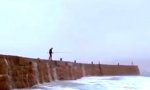 Lustiges Video : Der Angler und das Meer