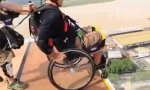 Base Jump mit Rollstuhl