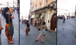 Lustiges Video - Straßen-Violinist trifft Tänzerin