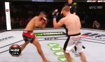 Movie : Kurze Schmunzelpause beim MMA Fight