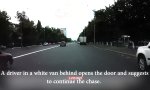 Funny Video : Familie am Zebrastreifen hat Vorrang