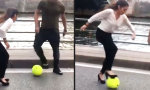 Lustiges Video : Ballgefühl
