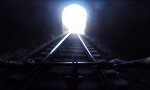 Lustiges Video : Mit dem Bike durch den Eisenbahn-Tunnel