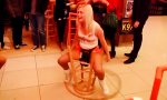 Lustiges Video - Wirbelnde Stühle
