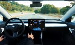 Lustiges Video - Ein kleines Nickerchen machen und den Tesla nachhause fahren lassen