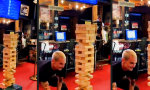 Funny Video - Karatemeister spielt Jenga