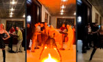 Funny Video : Feuer und Flamme von oben bis unten