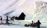 Funny Video - Backflip mit dem Auto auf der Piste