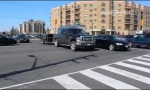 Funny Video : Einsamer Held auf der Kreuzung